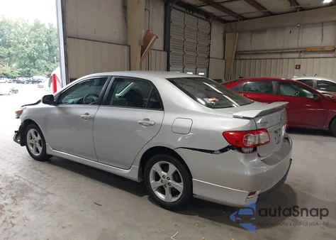 2011 Toyota Corolla S z USA, uszkodzony, nr VIN 2T1BU4EE3BC616678